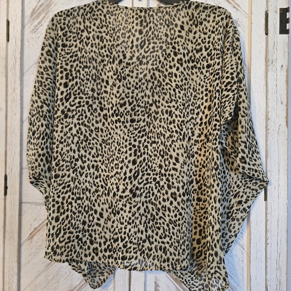 Leopard Print Women's Top By Umgee - Picture 5 of 8